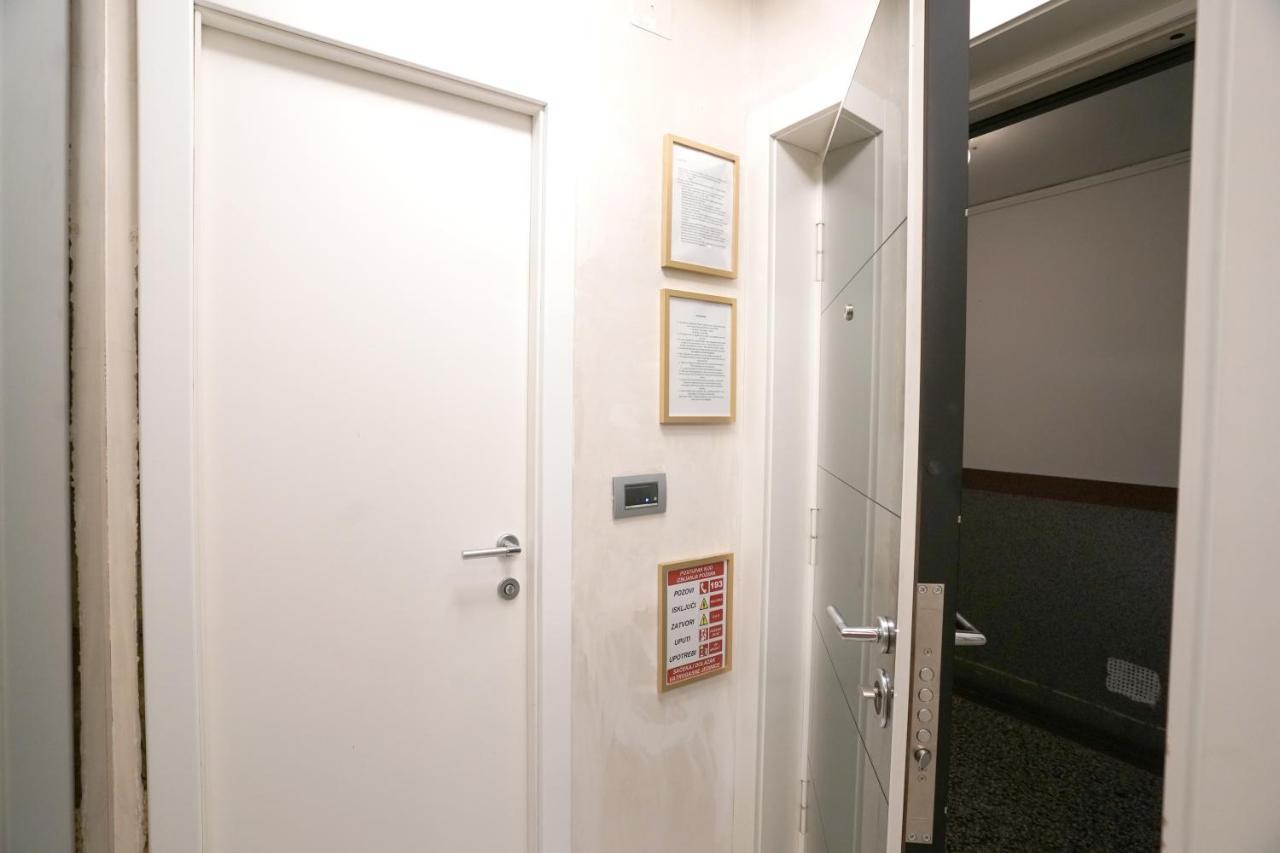Apartman Stash เบลเกรด ภายนอก รูปภาพ